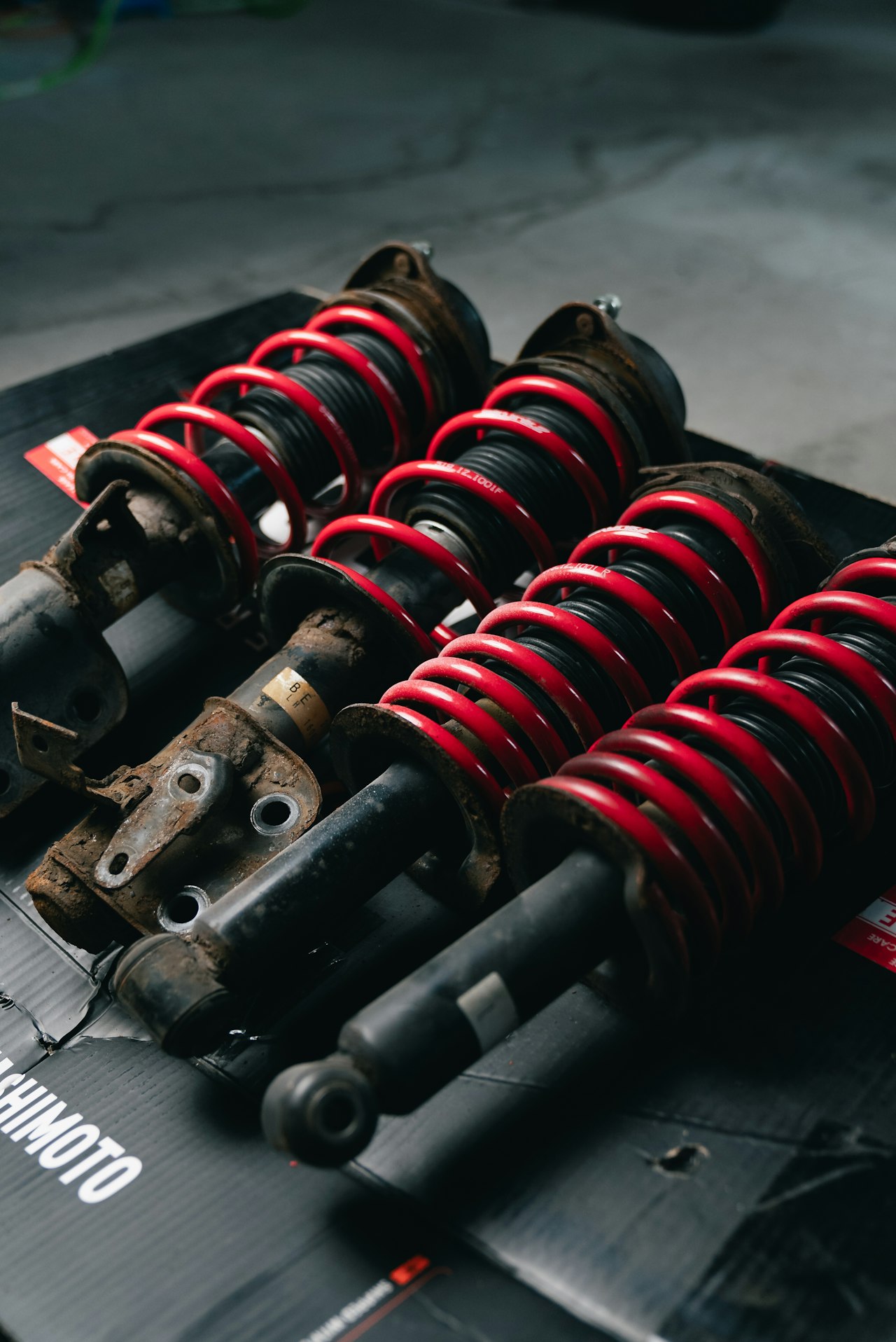 Amortecedor Cofap, Monroe ou Nakata? Qual Serve para Importados? 2 Comparativo de amortecedores para carros importados — Monroe, Cofap e Nakata
